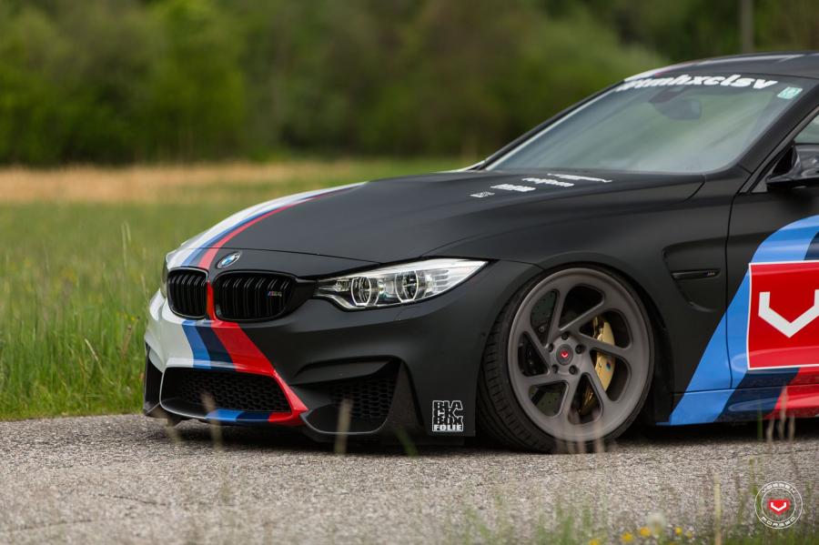 Детали экстерьера BMW M4 Coupe on Vossen Wheels (LC-108T) 2017 года  (фото 10 из 32)